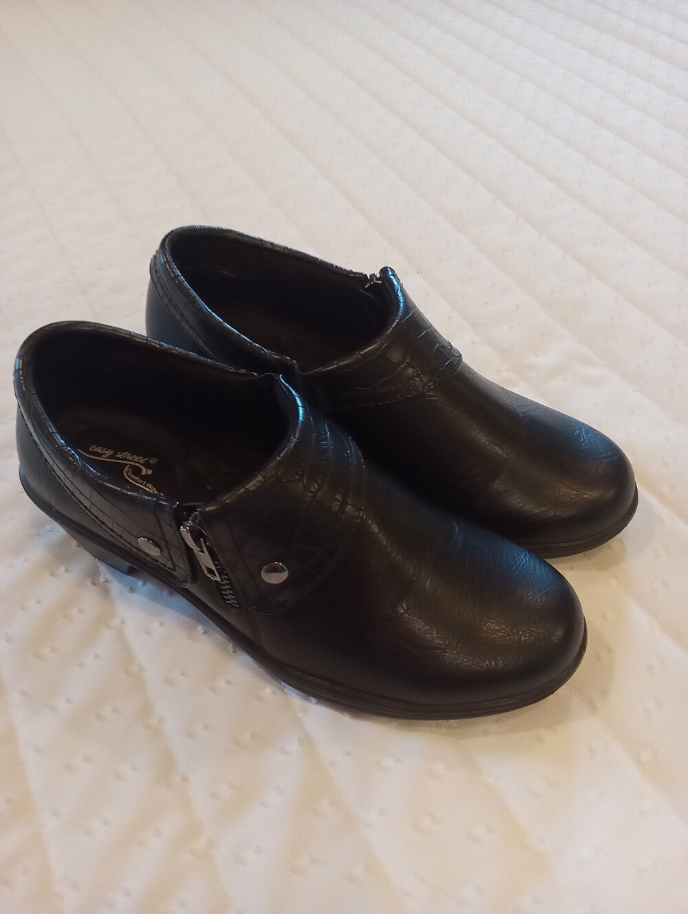 Easy Street Comfort Wave Women's Short Booties Sz 6.5W NWB